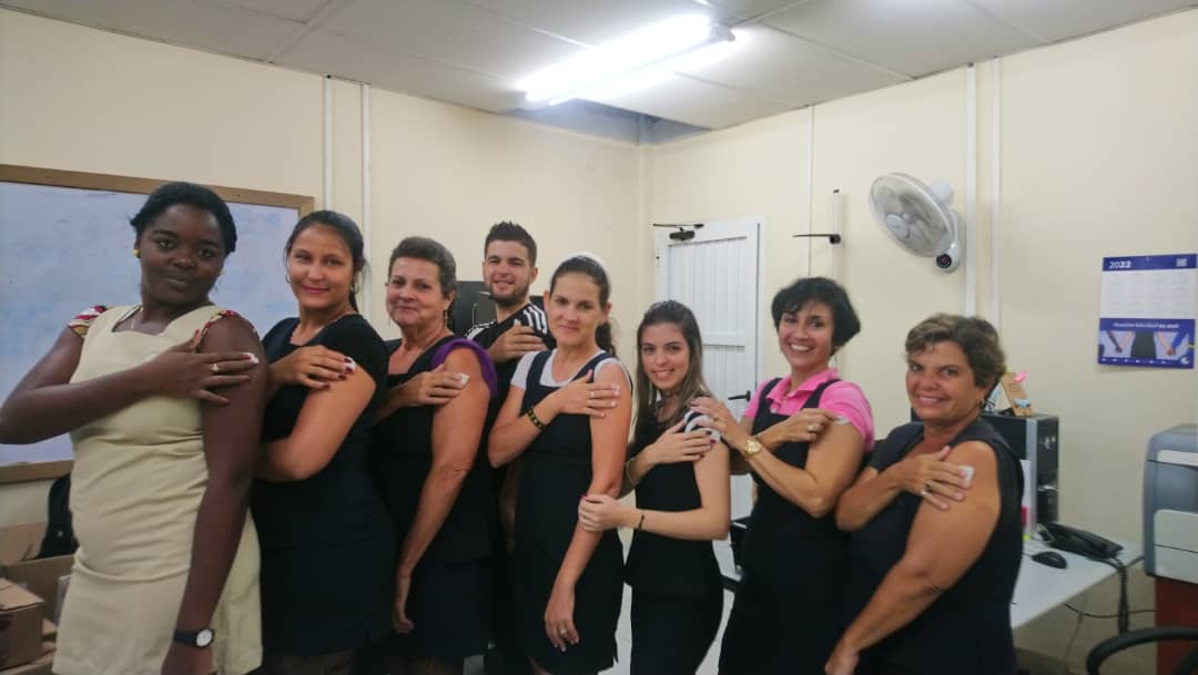 isel_llanes's tweet photo. "Vacunación contra la Leptospirosis en la DTAR"💉🩹
Seguimos pormocionando salud en @Etecsa_CubaArtemisa!!!
#CubaEsAmor #SaludEsVida 😉🩺 https://t.co/fUOnR0esaV