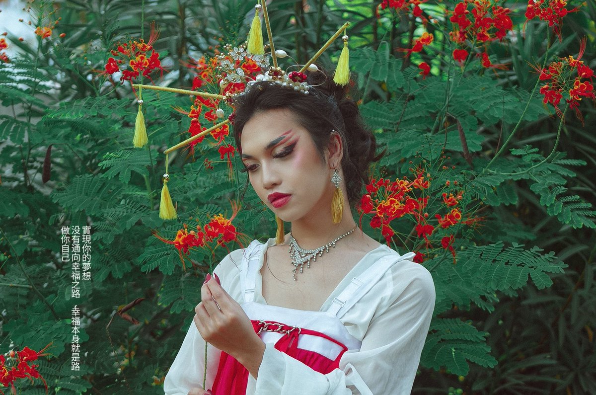 dawnageoferin's tweet photo. Your efforts will be remembered by this flower lantern. 🌸⛩

📷: @Iancyrusico 🌸 https://t.co/oIxsoVfrXE