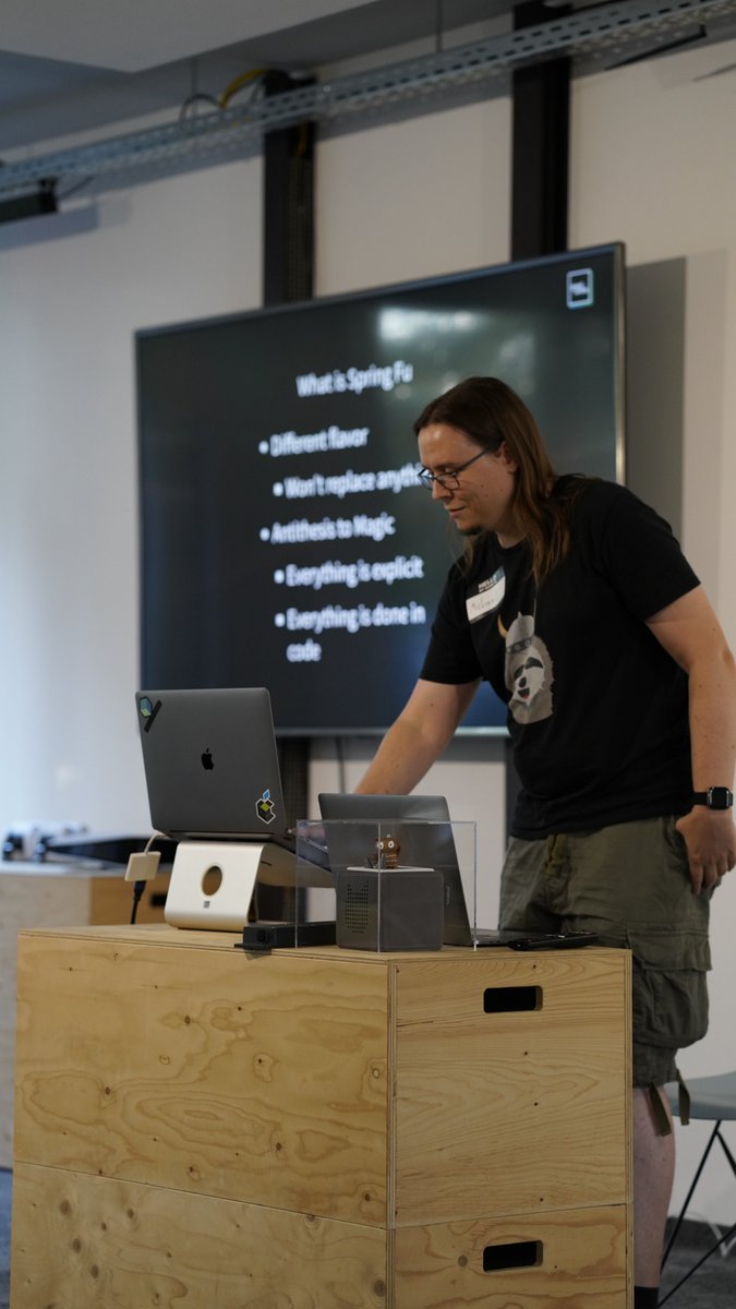 MeneDev's tweet image. Yesterday was the first @NrwSpring Meetup. Really nice to meet in person again, even spottet an old "Meetup mate" from Dortmund 😊
I peeked into #SpringFu, a functional way to configure the Context.
🪧Slides are online slides.mene.dev/spring-foo-int… (s = speaker view)
🙏 @grandcentrix
