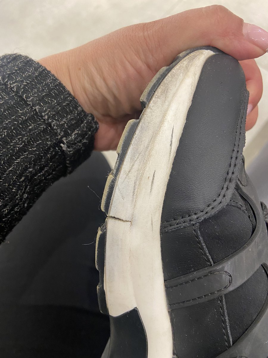 No hay manera de comunicarse con servicio al cliente de <a href="/studiofcolombia/">Studio F Colombia</a>  la única forma es un correo electrónico que responden personas sin criterio, quienes opinan que no hay lugar a una reclamación <a href="/MONYRODRIGUEZOF/">MÓNICA RODRÍGUEZ 🐤</a> <a href="/NoticiasRCN/">Noticias RCN</a> <a href="/DNDConsumidor/">Subsecretaría de Defensa del Consumidor</a> <a href="/NoticiasUno/">Noticias Uno</a>