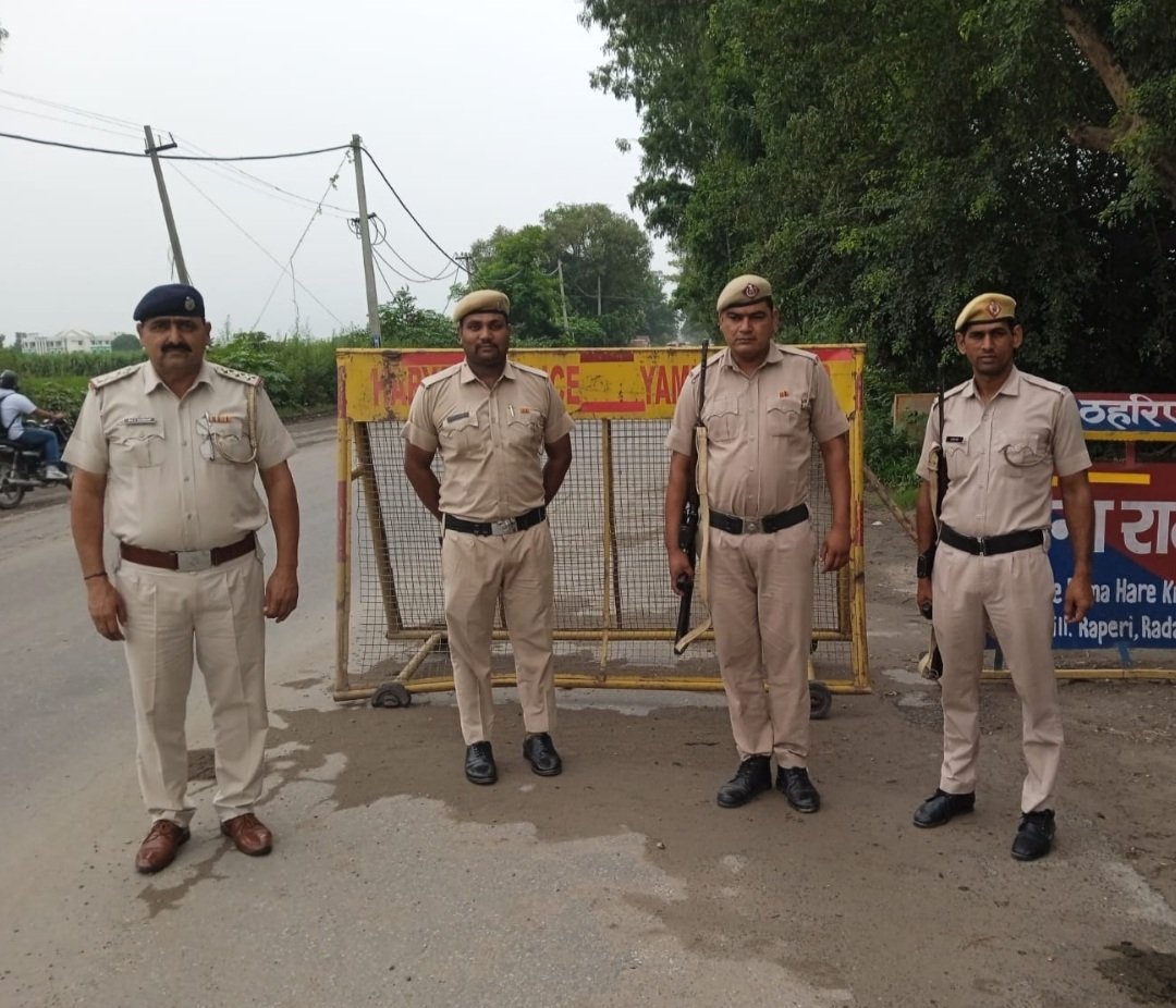 PoliceYnr's tweet photo. ADGPश्रीकांत जाधव के निर्देशनुसार जिला मे वीरवार को 10 से 2 बजे तक सीलिंग प्लान के तहत की गई नाकाबंदी। 30 नाको व 7 चेकिंग पार्टियो ने 1751 संदिग्ध वाहनों की जांच की। 177 वाहनो के चालान कर 2 इम्पाउंड किये। अपराध को शून्य करने के लिए पुलिस नियमित कर रही है कार्रवाई
@police_haryana https://t.co/v1y9O3IjPj