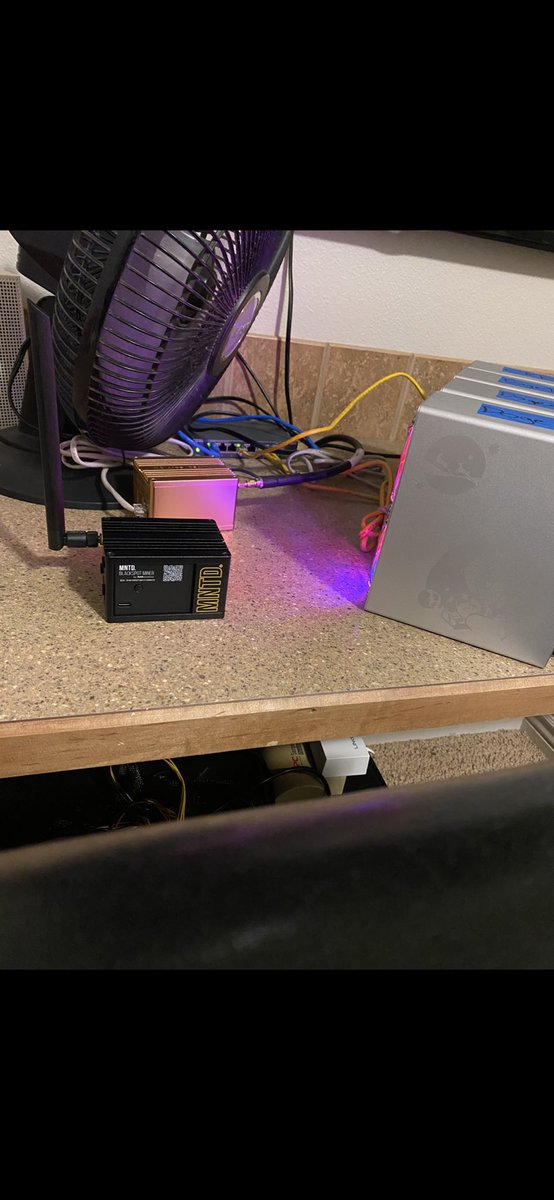 jimbrinkerhoff's tweet image. Humble beginnings. How it started vs how it’s going. @goldshellminer @getmntd_ @helium @dogecoin @LTC @CKB