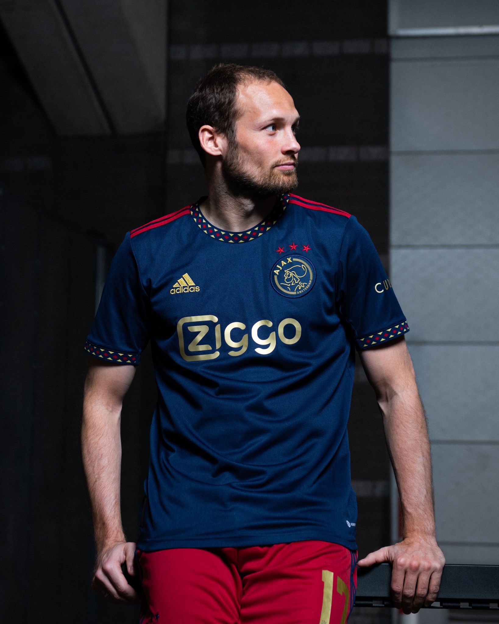 Andre on Twitter: "¿Qué les parece el uniforme del Ajax? https://t.co/RDtNtDbwz4" / Twitter