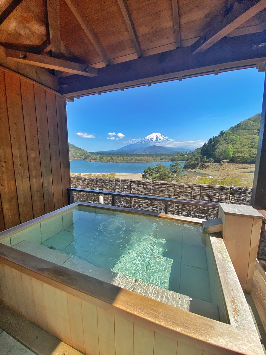YoitabiTravel's tweet photo. El onsen perfecto ⭐️♨️ #MonteFuji 🗻

#Japan #Japon #Fuji #FunTraveling https://t.co/Ub0pmz649c