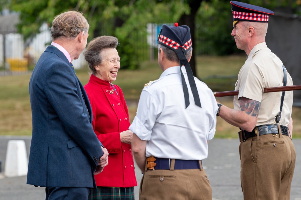 1⃣ day to go! The Princess Royal was in Edinburgh this morning where she enjoyed a sneak peek of the @EdinburghTattoo rehearsals ahead of their opening night tomorrow. The Princess, who is Patron of @EdinburghTattoo, met piper training cadets at the Redford Barracks.