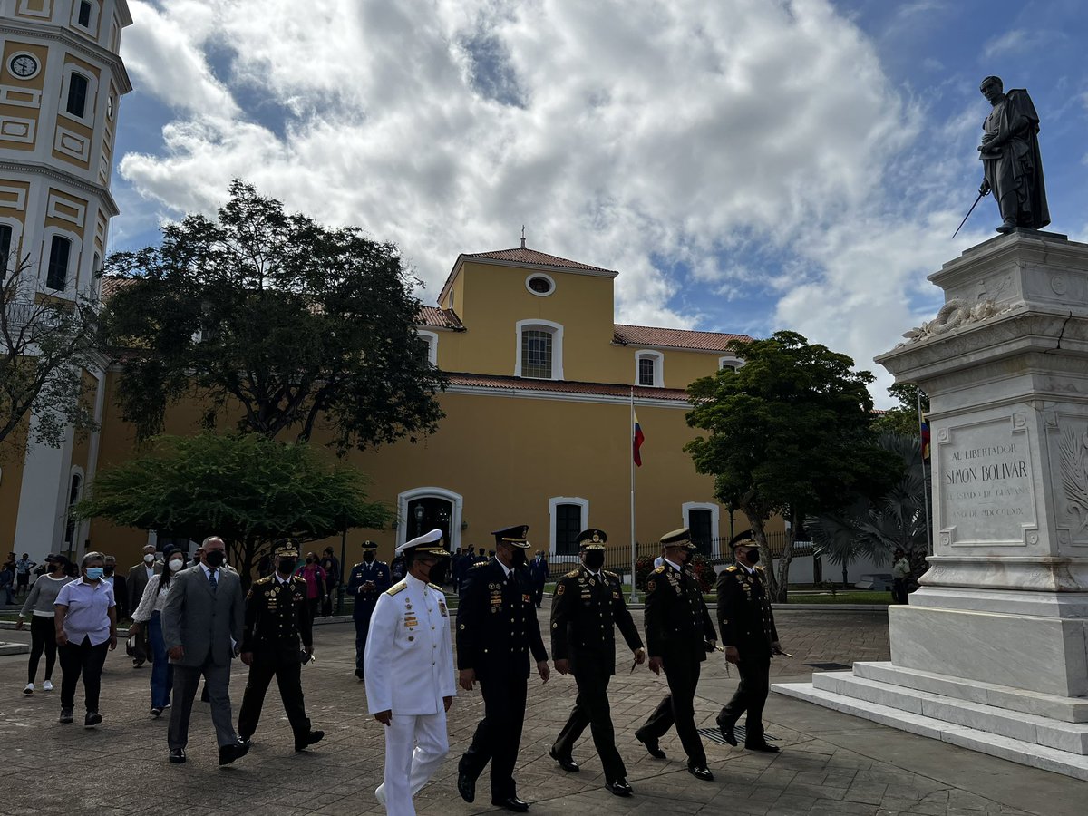 comandosergioh's tweet photo. Ahora continuamos con los actos protocolares por los 85 aniversario de la @gnbdevenezuela desde el cuadrilátero histórico de Ciudad Bolívar #MaduroIndestructible https://t.co/iPktxBx6L8