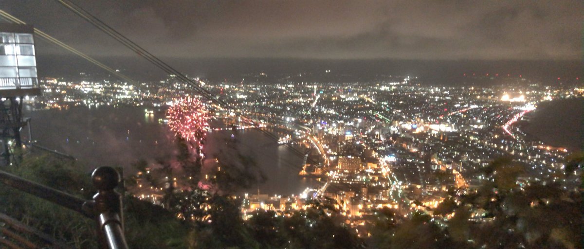 cyan_71's tweet photo. 函館の夜景見てきましたー！ https://t.co/SUg5oBZy8P