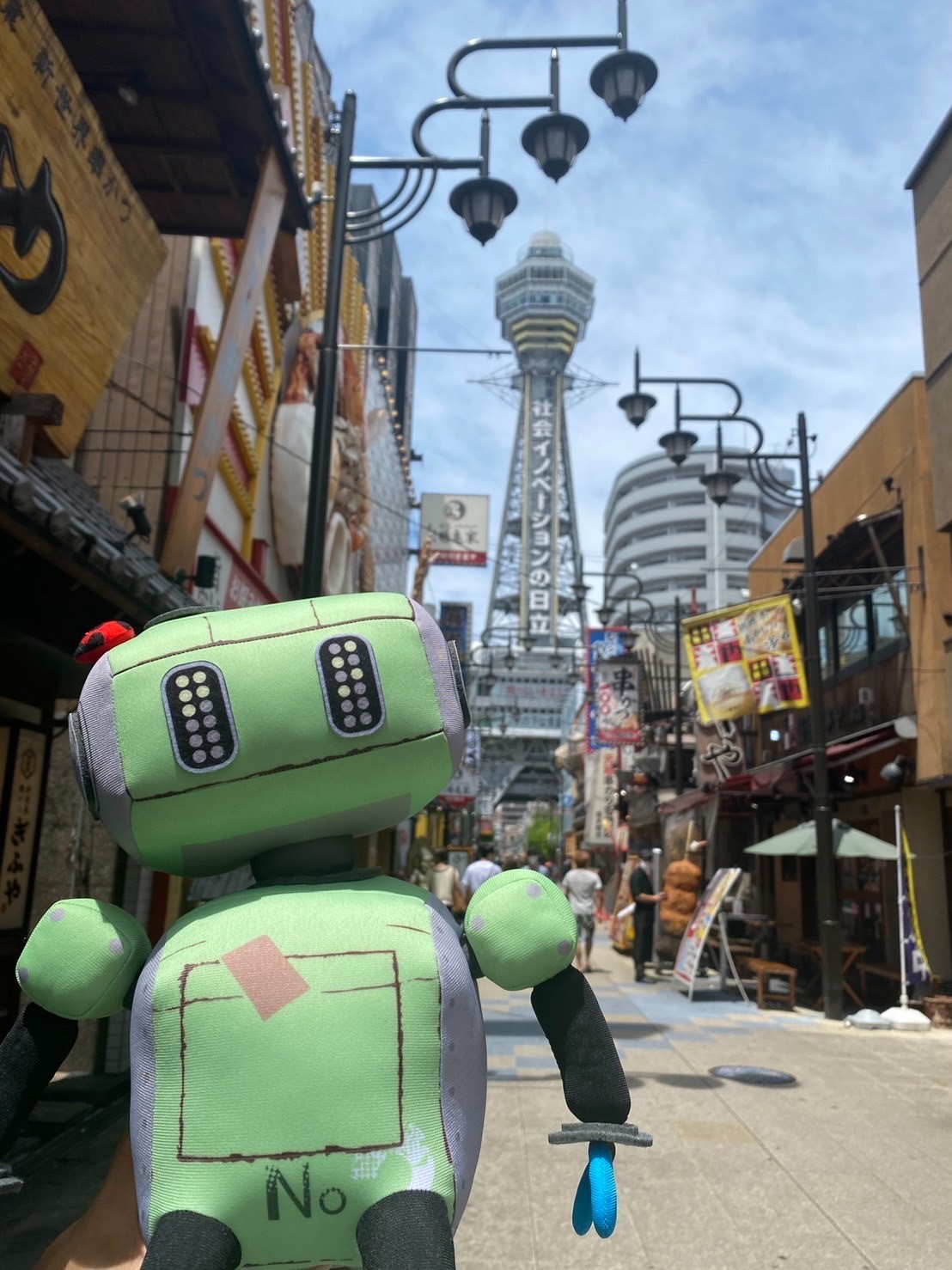 映画 ｔａｎｇ タング 公式 タング全国大冒険 ˊ 本日から大阪 あべのキューズモールにて 映画 ｔａｎｇ タング 衣装展 スタート 大阪の名所を回ったあとは 甘 いスイーツで贅沢な時間を 満喫した様子 通天閣 Wosaka 映画タング ご当地