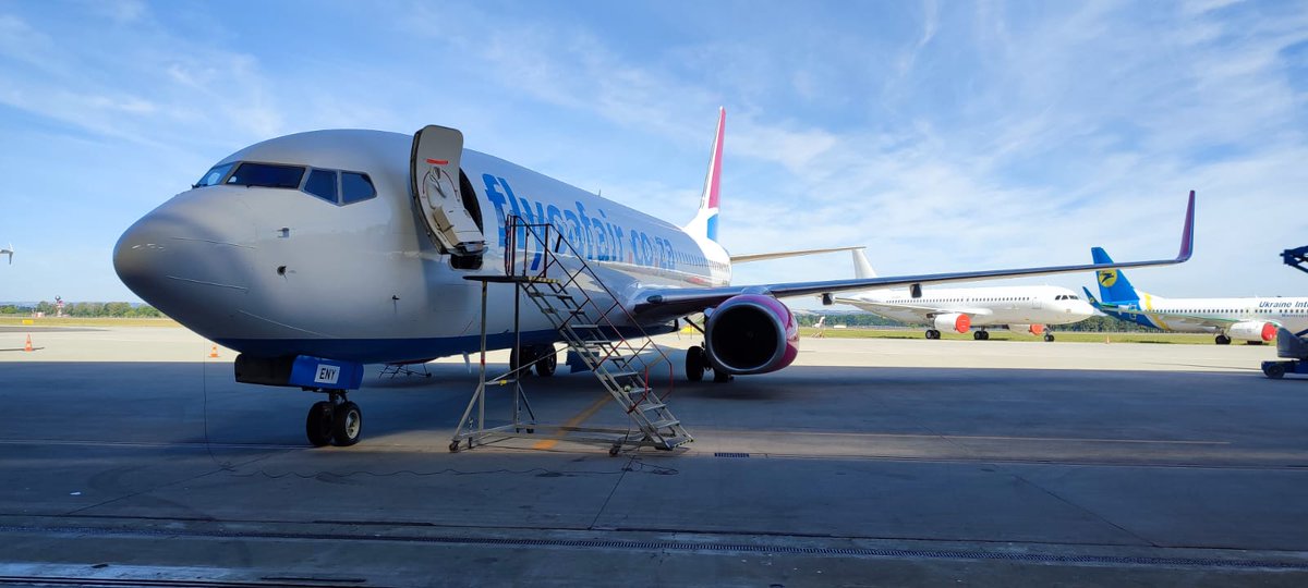 conrelma's tweet photo. Lower domestic flight prices flying in :-)
@FlySafair 's 23rd aircraft should arrive tomorrow and will be on schedule from September.
#CheaperTickets #Travel #FlySafair https://t.co/a5i10WfiV9