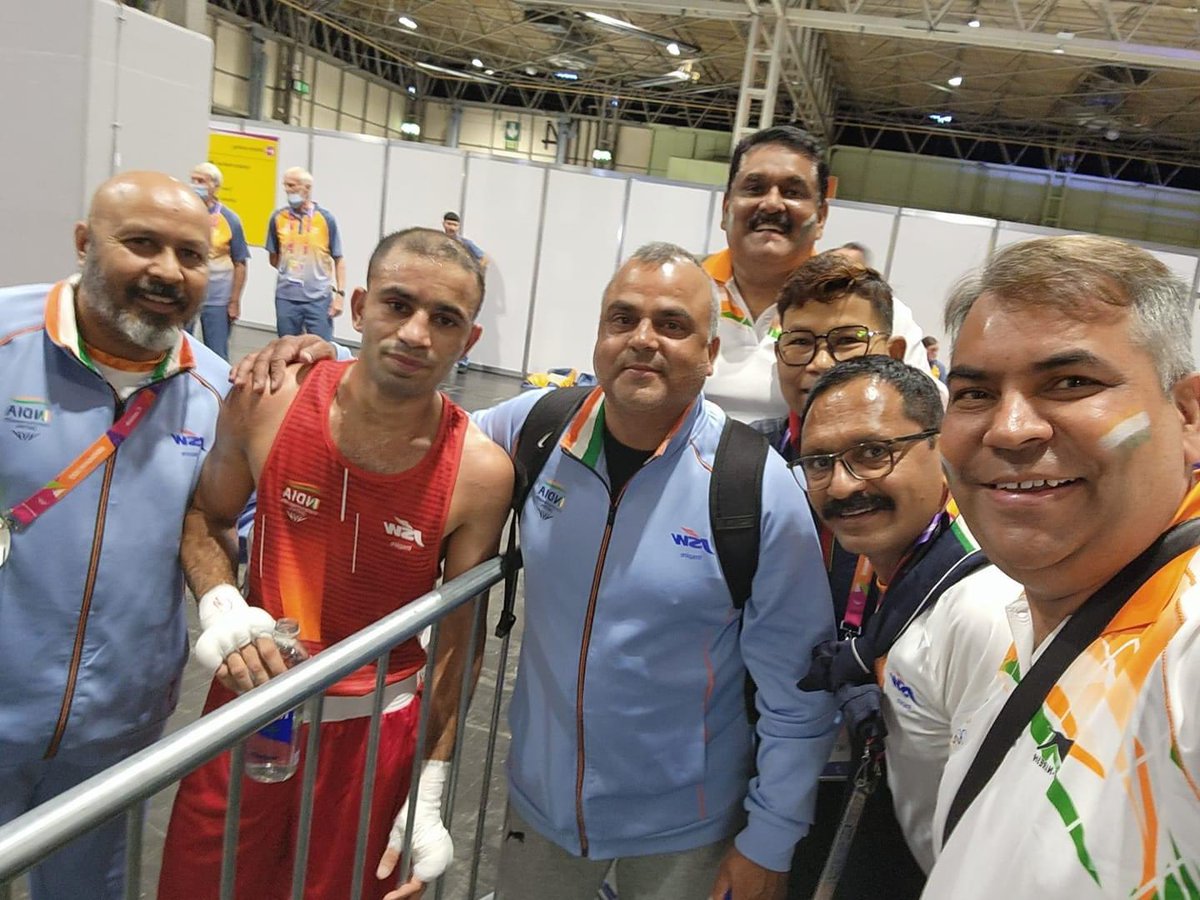 kuldeepahlawat's tweet photo. Congrats @Boxerpanghal on moving to semis @haryanainuk @BFI_official @AapkaPanghal @AshwKalkal @RinkuDhankhar https://t.co/vy9A4O2eBz