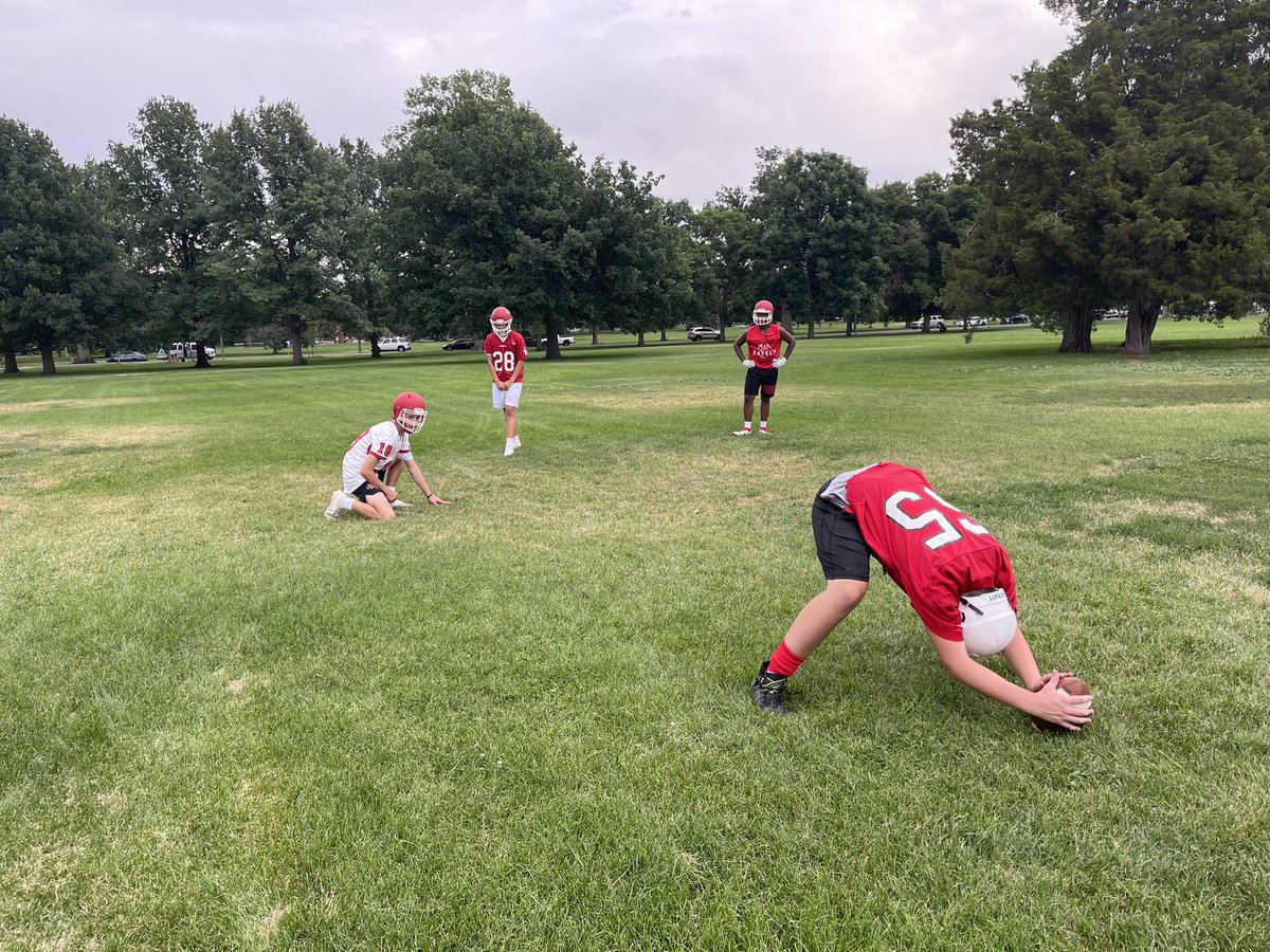 🏈Denver East getting reps as a unit! This is essential that your snapper, holder, and kicker all operate as one. It doesn’t matter how good you are as a kicker, if you can’t get the ball where it needs to be, when it needs to be there, then you aren’t going to reach your best!