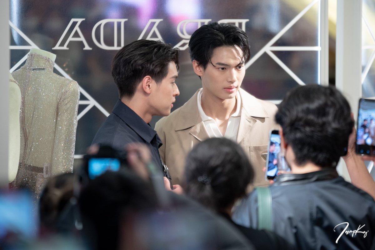 iampk_z's tweet photo. วันนี้หนุ่ม PORSCHE เขาเจอกันนะ 🥺🥺🥺
#winmetawin #snowballpower 
#bbillkin #PradaShine https://t.co/o9P0CuCyW7