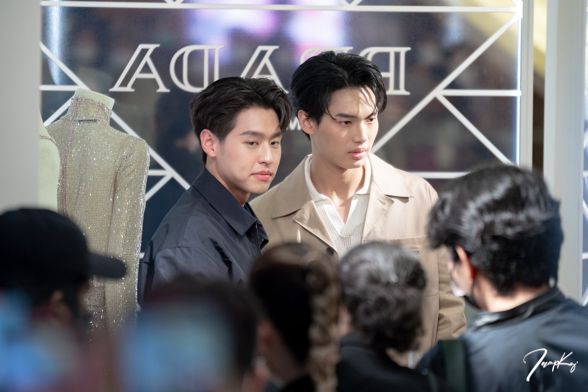 iampk_z's tweet photo. วันนี้หนุ่ม PORSCHE เขาเจอกันนะ 🥺🥺🥺
#winmetawin #snowballpower 
#bbillkin #PradaShine https://t.co/o9P0CuCyW7