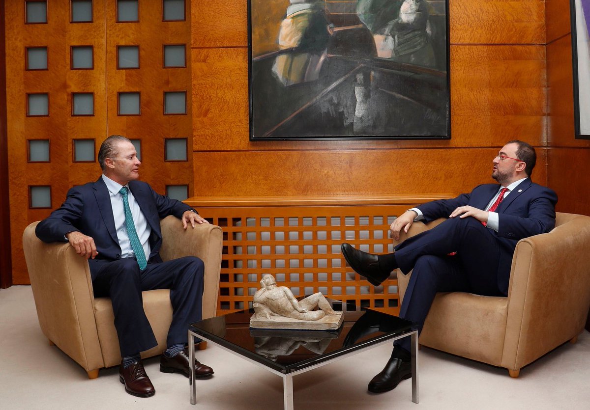 El día de hoy el presidente de <a href="/GobAsturias/">Principado de Asturias</a>, <a href="/AdrianBarbon/">🌹 Adrián Barbón 💙💛</a>, me recibió y tuvimos una muy buena reunión donde platicamos principalmente sobre cómo darles más facilidades a los estudiantes mexicanos para que vengan a estudiar a España.