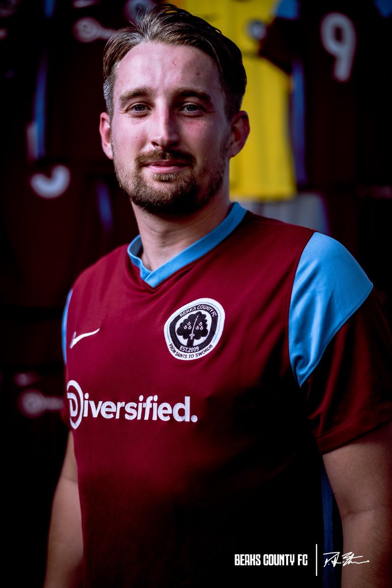 berkscountyfc's tweet photo. Out of retirement! 😅😉

From an out of the blue meeting in the golf club in May, to signing on this pre-season. @RossiSeldon has been a brilliant addition to the squad over the summer! 

Welcome to the club Ross! 👏 https://t.co/0Z3rCbrJll