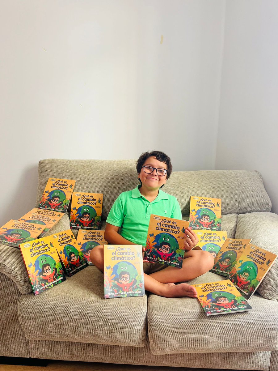 franciscoactiv2's tweet photo. Este año tuve el privilegio de cumplí el sueño de escribir un libro que fue publicado por @Planetadelibros con el objetivo de que nos llenemos de #Ecoesperanza lleno de acciones para enfrentar juntos la crisis climatica 🌍❤️🥰 https://t.co/bja3guWlsr