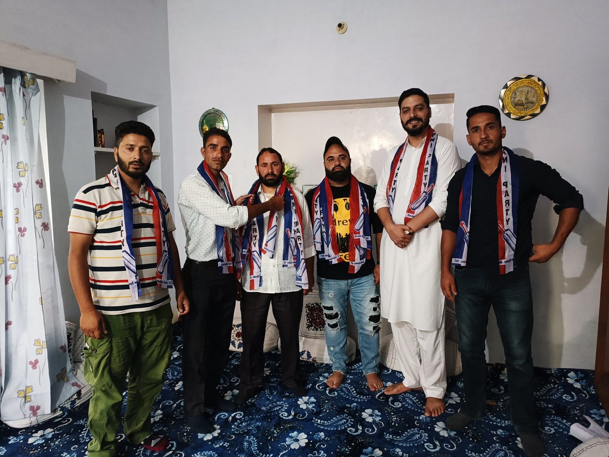 umarkishtwar's tweet photo. Contesting Sarpanch Panchayat Sangna Drabshala and Congress leader Mohd Ashraf and brother Dar Tahir Sahib PDP Youth leader Kishtwar joined the carvan of justice today. I welcome them into the party folds.
@Apnipartyonline @AltafBukhari01 @GHMir_ @Rafiahmadmir @syedasgaralijk https://t.co/LMF6iV9bLa