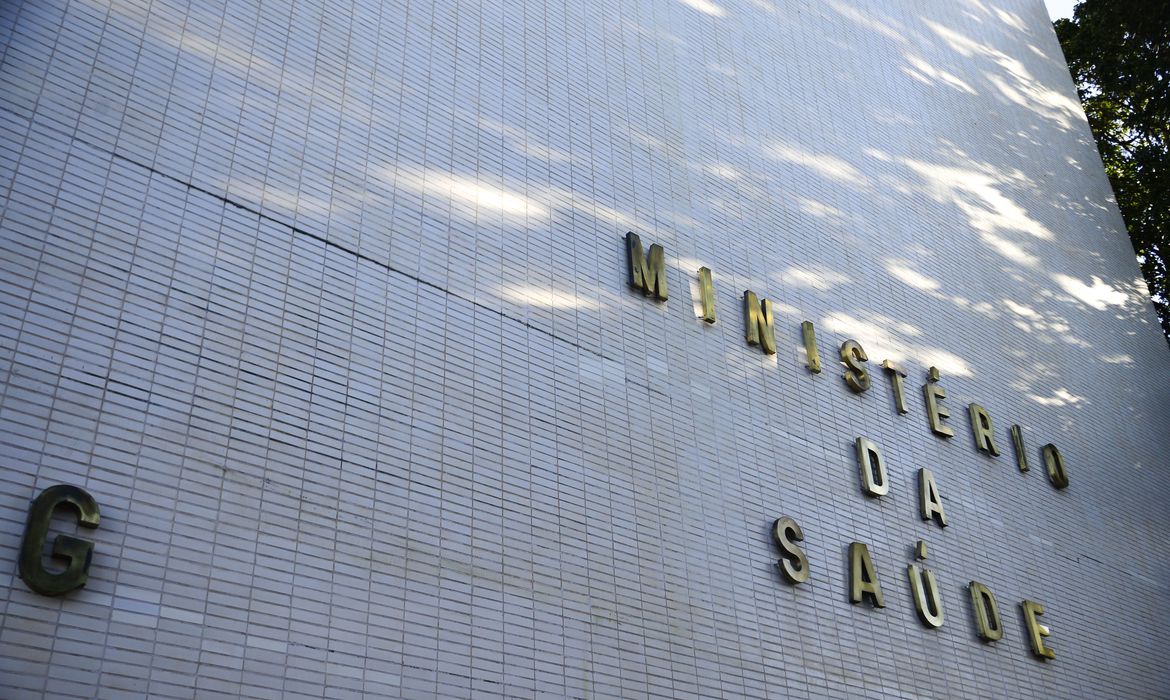 O Ministério da Saúde aprovou protocolo com critérios de diagnóstico, tratamento e mecanismos de regulação, controle e avaliação do transtorno do déficit de atenção com hiperatividade (TDAH). Leia os detalhes em bit.ly/3d4tqfA.

📷Marcello Casal Jr./Agência Brasil