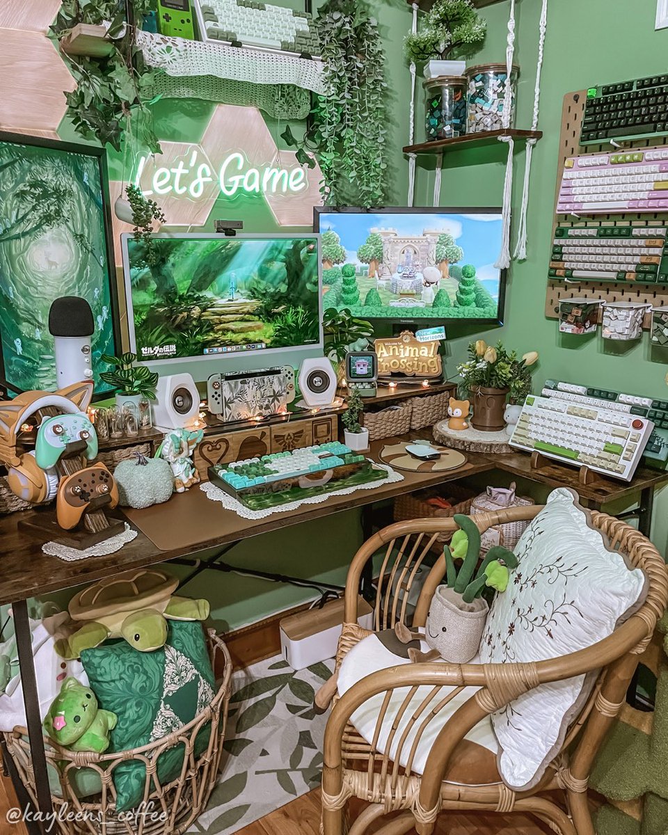 kayleens_coffee's tweet photo. A Cottagecore Gaming Setup 🌿🪴 https://t.co/pZeuz8iBwf