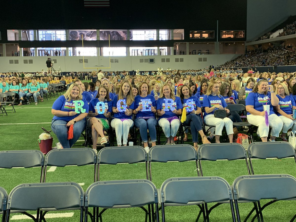 badmoe38's tweet photo. Thank you to Rogers family for making a difference in my life! Love you BIG! #RogersFrisco2022 #FISDMadetoShine https://t.co/4l4sbO5xBY