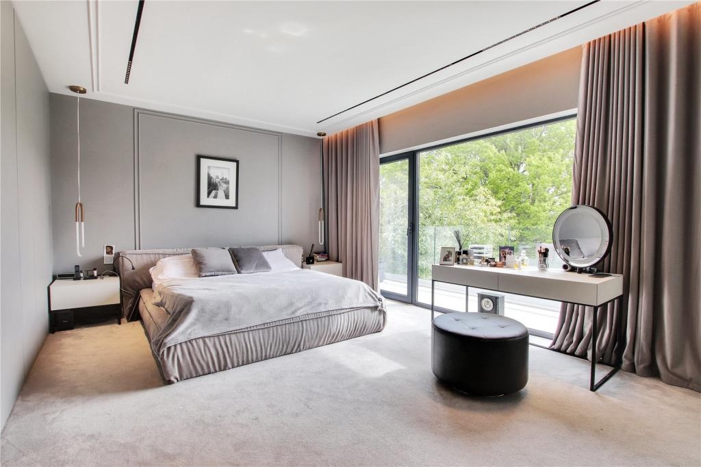 MyMoveTracker's tweet photo. 🛏️ 6 bedrooms
💷 £3,495,000
📌 The Close, Sevenoaks, Kent, TN13
🔑Marketed by @savills

Mulberry House is a detached family home offering stylish and spacious accommodation with impressive contemporary features throughout, ideal for both formal entertaining and family living. https://t.co/LtYyenpIp7