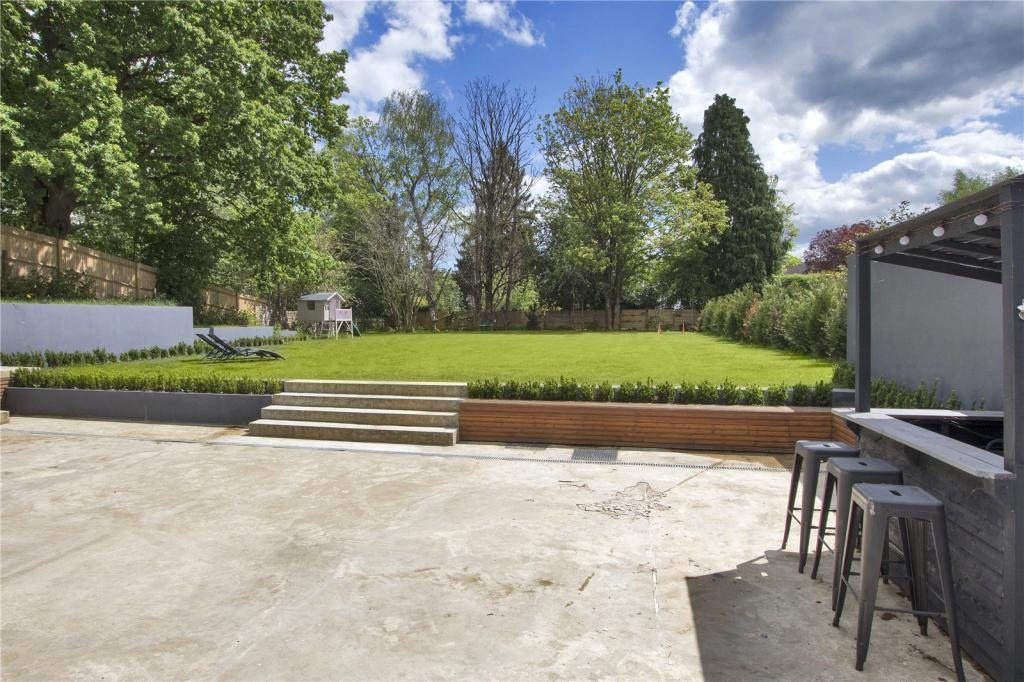 MyMoveTracker's tweet photo. 🛏️ 6 bedrooms
💷 £3,495,000
📌 The Close, Sevenoaks, Kent, TN13
🔑Marketed by @savills

Mulberry House is a detached family home offering stylish and spacious accommodation with impressive contemporary features throughout, ideal for both formal entertaining and family living. https://t.co/LtYyenpIp7