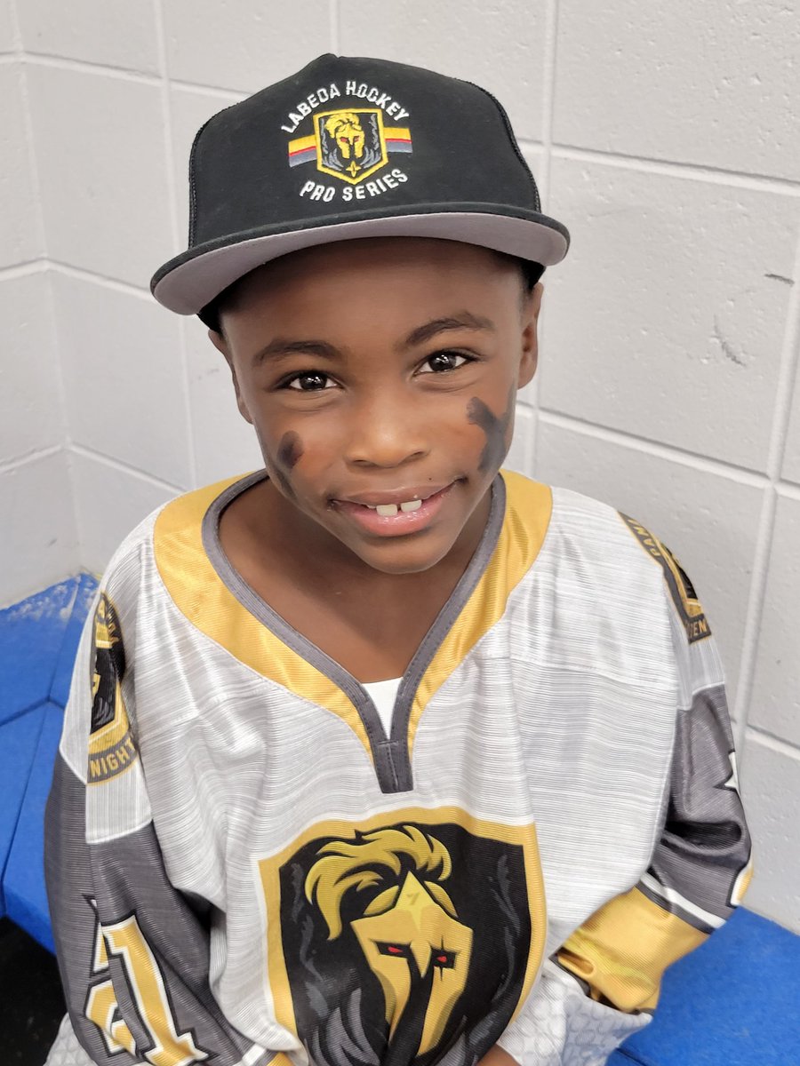 3yearoldskater's tweet photo. #TBT to one week ago and our first game at #StateWars. I miss my friends and teammates. Can't wait for next summer! #RollerSZN https://t.co/piKIjEgQHC