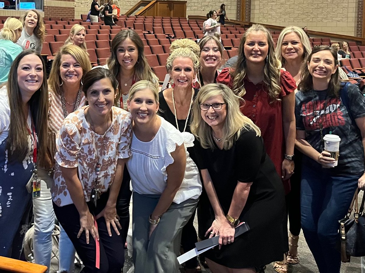 The Hart Elementary Staff is eager and energized to start their day of learning!  #2022LearningInLovejoy #TeamLovejoy
