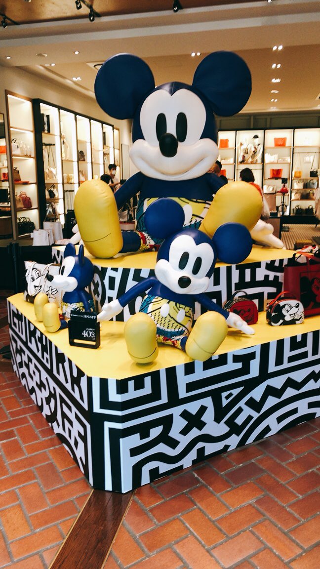 あつ 御殿場アウトレットで出会いがありました コーチ ディズニーコラボ めちゃ可愛い 黒パーカー ゲット ディズニー ディズニーコラボ T Co Hglgv6vr0v Twitter あつ 御殿場アウトレットで出会いがありました コーチ ディズニーコラボ めちゃ可愛い 黒パーカー ゲット ディズニー ディズニーコラボ T Co Hglgv6vr0v Twitter