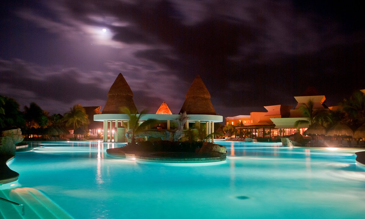 #Photographers How about a #MoodyBlues day of sharing.  Anything #moody and #blue qualifies!

Please be generous with your likes, retweets and follows!

Having a great time on my vacation and thanks for all the well wishes!!!