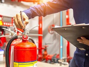 FirehouseTrain1's tweet image. Who is conducting your monthly visual fire extinguisher inspections in your workplace?👷🏽‍♀️🧯
..
...
#firehousetraining #passmethod #safetytraining #industrialworkplace #firesafetyplan #inspection #fireextinguishertraining