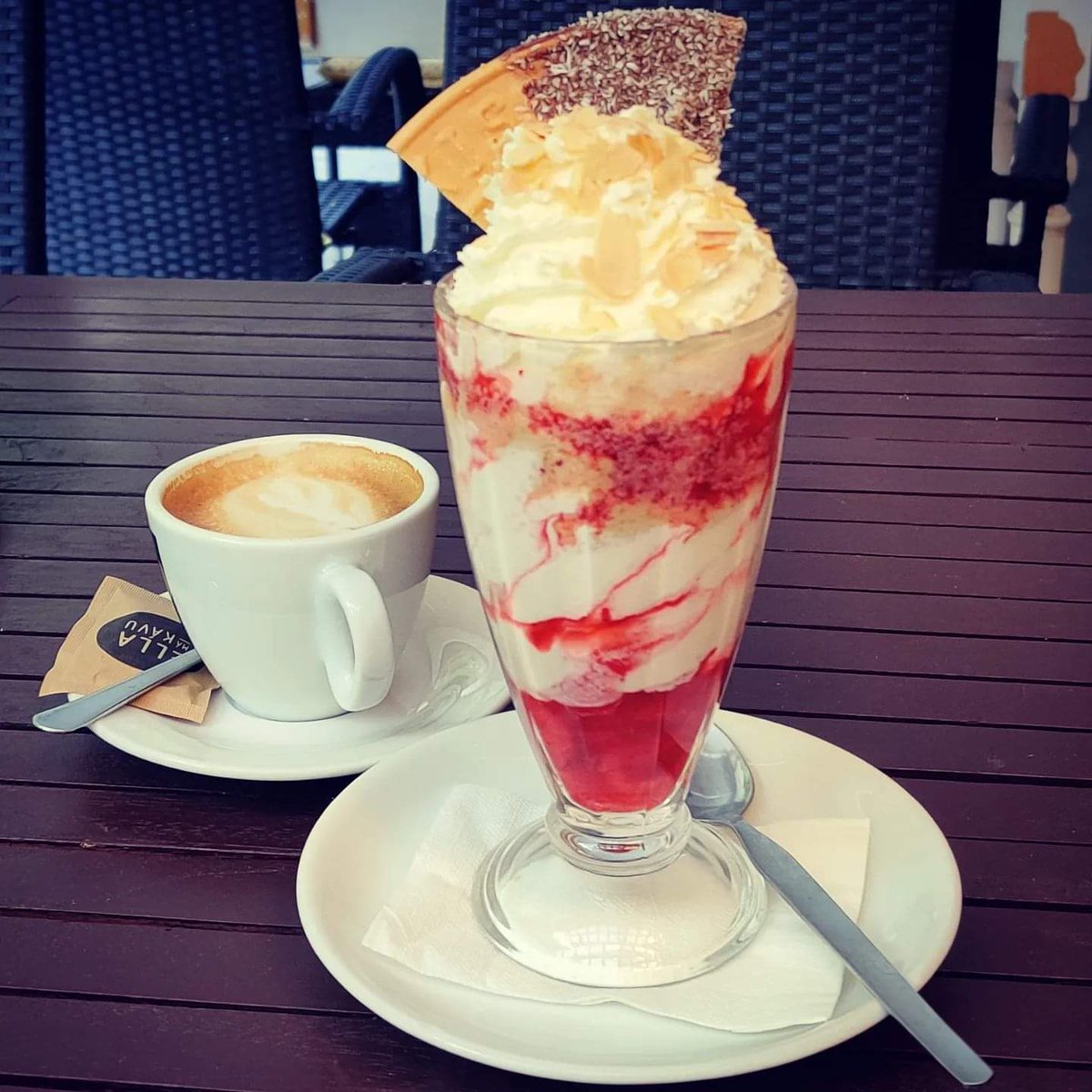 d_3vil's tweet photo. Spartě už pohárová sezóna skončila, ale mně teda ani náhodou ne! 😉😋 https://t.co/A6f6WtQHi3