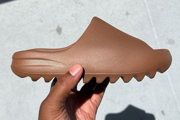 BoostYeezy16's tweet photo. August 22nd: Yeezy Slide "Flax" 👟 https://t.co/iRsmwsBBLQ https://t.co/nOt3acYV7e