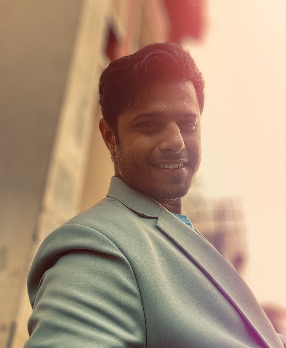 Aishwar21664095's tweet photo. arey arey ab bas bhi karo..itna mat ghuro😝😂💖

#NeilKaBday https://t.co/FG7QHIJ5QP
