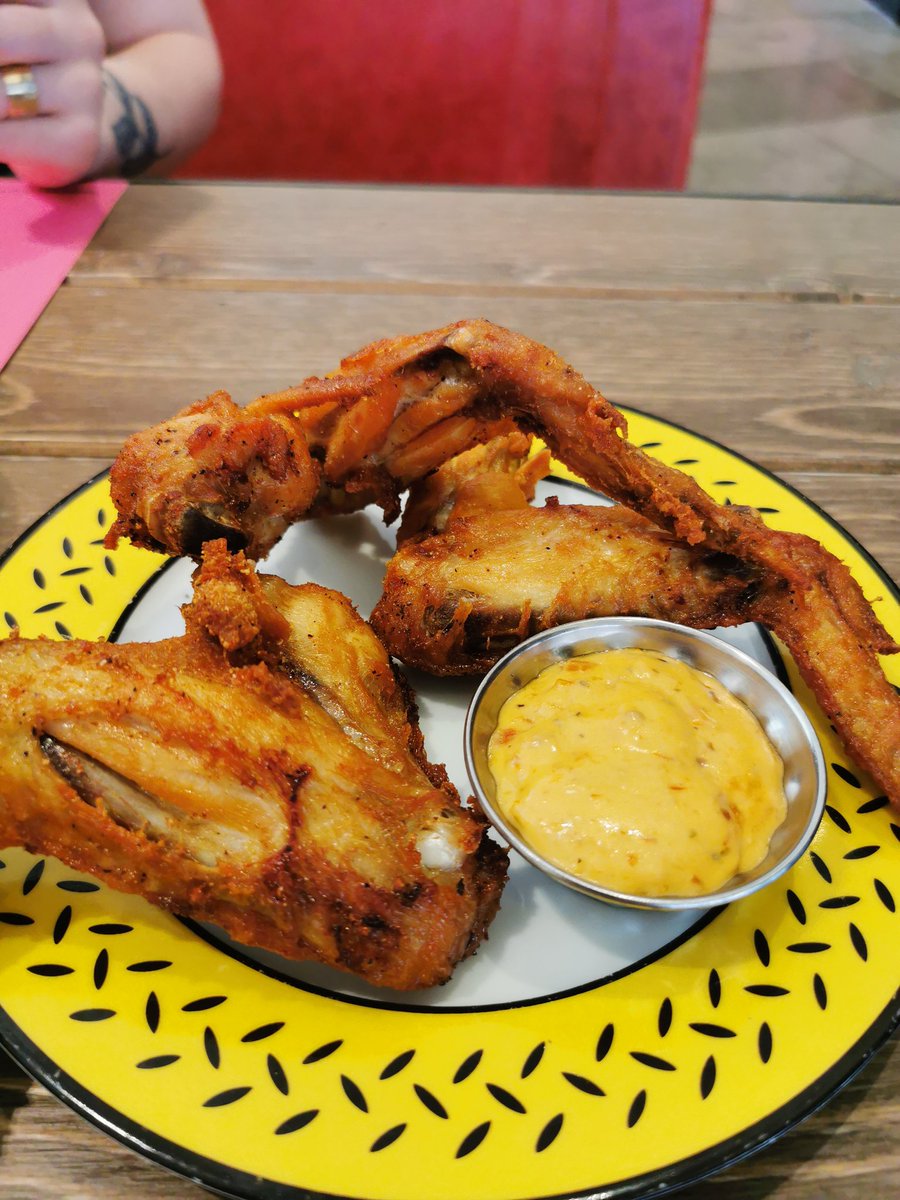 Doppio Malto. Chicken wings are 👌