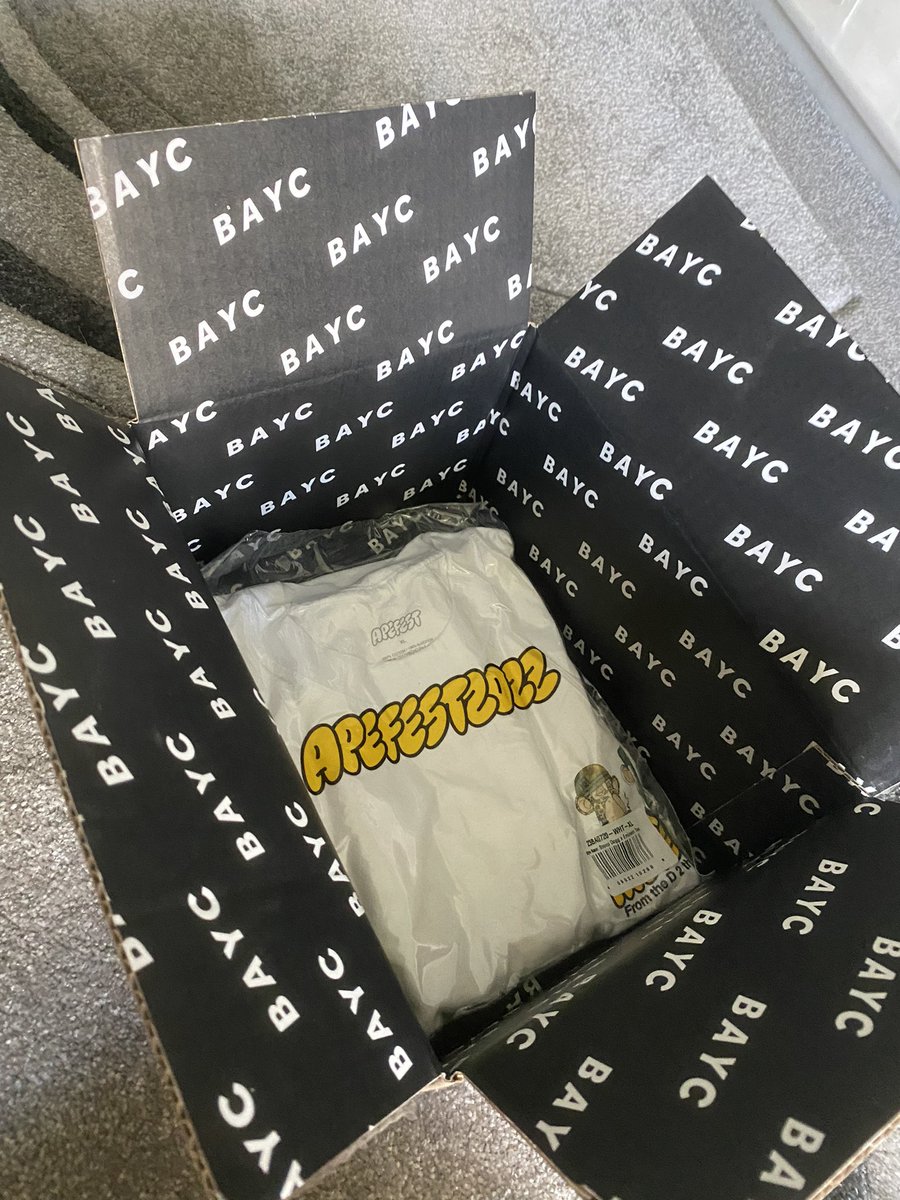 JellySkr's tweet photo. Kinda donβt want to open this sealed tee πππΌ @BoredApeYC #apefest2022 #apefest #bayc #baycmerch https://t.co/0z85Nic86F