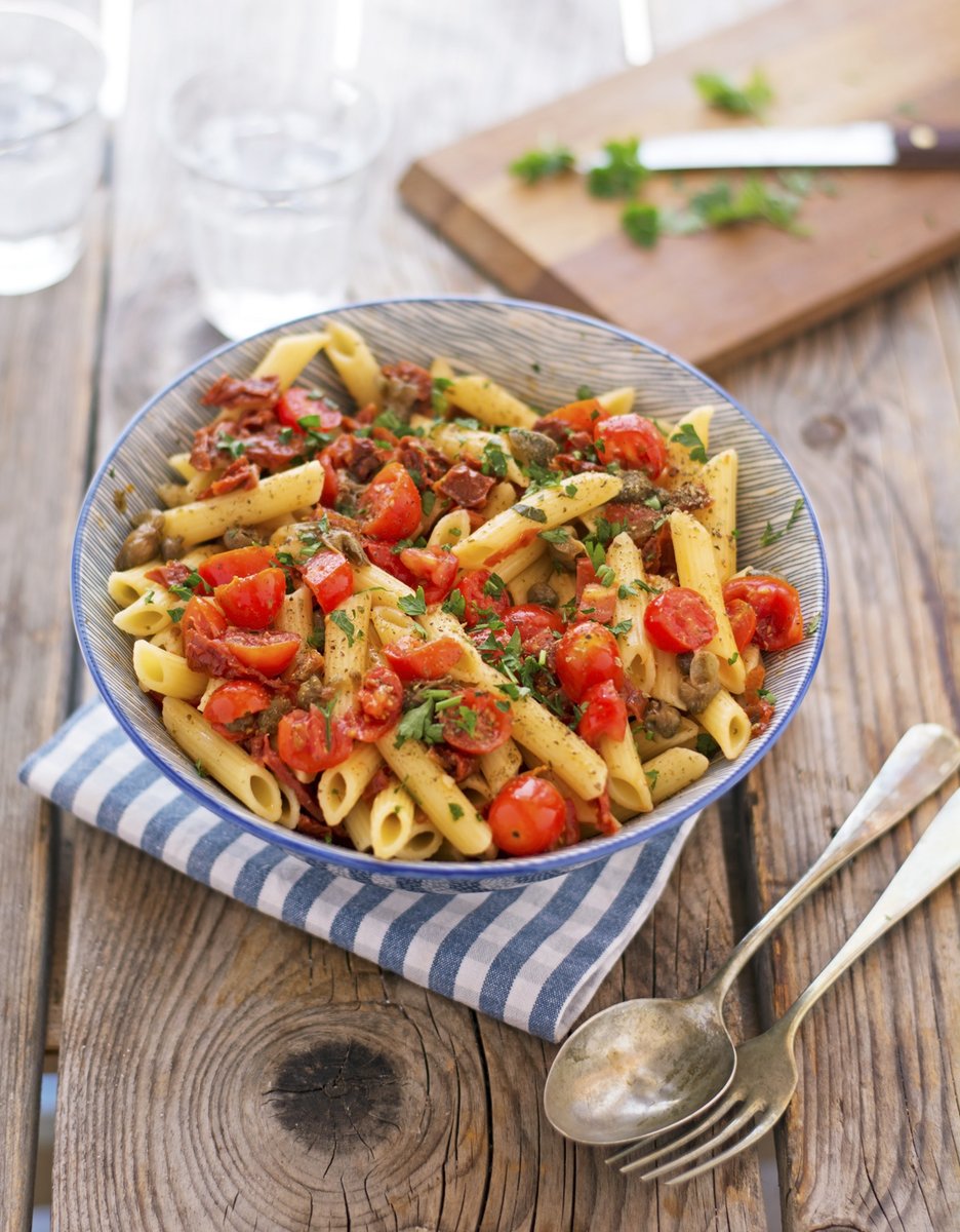 MikeTriathlon's tweet photo. Two-Tomato Pasta Salad - A light yet filling meal that can be the perfect dish for a hot summer dinner or to bring to your next potluck or barbecue!
Recipe -> https://t.co/fPsviAKLoq https://t.co/gIxoGpDl0j
