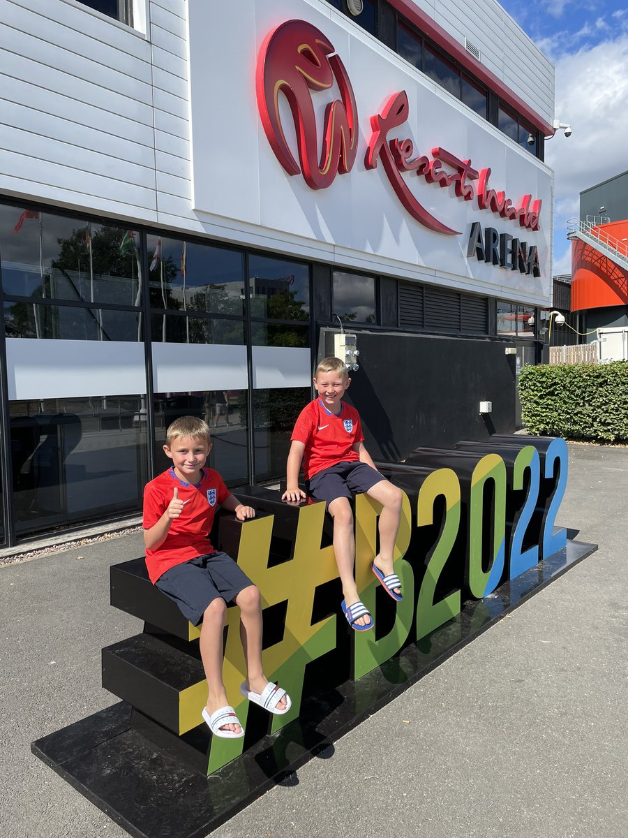 walker_d10's tweet photo. Great day with the boys watching the boxing at #CommonwealthGames #b2022 #b2022boxing #Mozambique #armandosigaquqe https://t.co/hJrjsMaIDm