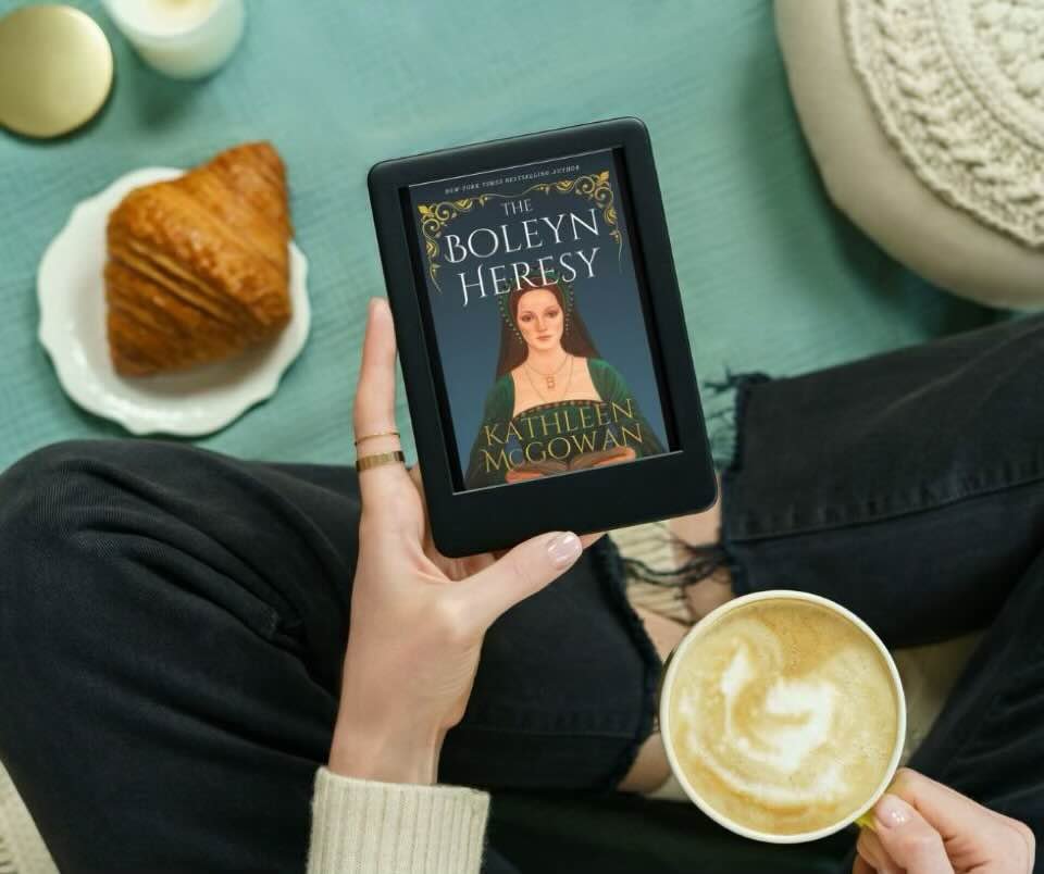 mallidalli's tweet photo. So excited for this!!!! Are you ready for this? Coming in December. #TheBoleynHeresy #BookIV
Artwork by Cheryl Yambrach https://t.co/9lwRlUJXWR