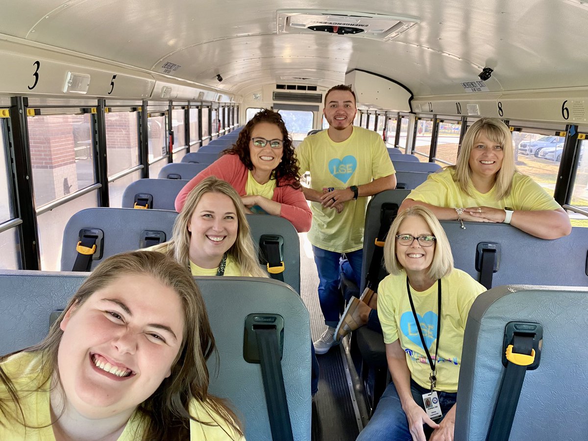 shgrimes4's tweet photo. Let’s get this show on the road Leopards! #5th_Grade @HumbleISD_LSE #LeopardSpotting @HallRachellek @KathrynHenson #GrimesU @EmilyPiersma @Mr__Cortina https://t.co/hK89zyHmBM