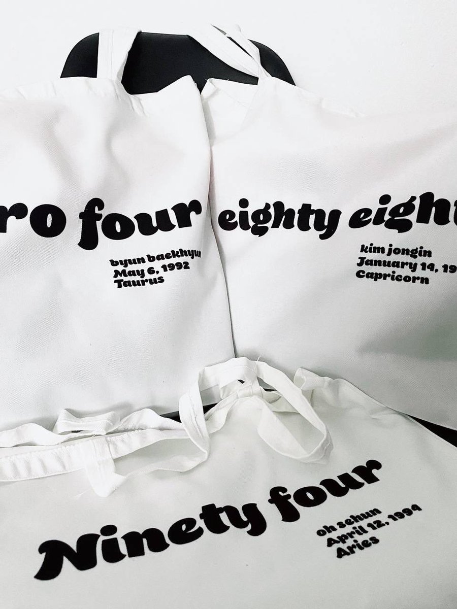 jjongyoung_'s tweet photo. EXO-L ANNIVERSARY GIVEAWAY 

🎁 - Exo TOTEBAG by CottonPeach (choose your own member)
🎁 - Random official EXO Photocard 

Rules ❗️
- Must be our subscribers 
https://t.co/hLytuEkWOD
- EXO-L 🇲🇾
-Read t&amp;c at our channel to join 🥰

Deadline : 10.20 PM (5/8/2022)

#pasarEXO https://t.co/De2bLvErmJ