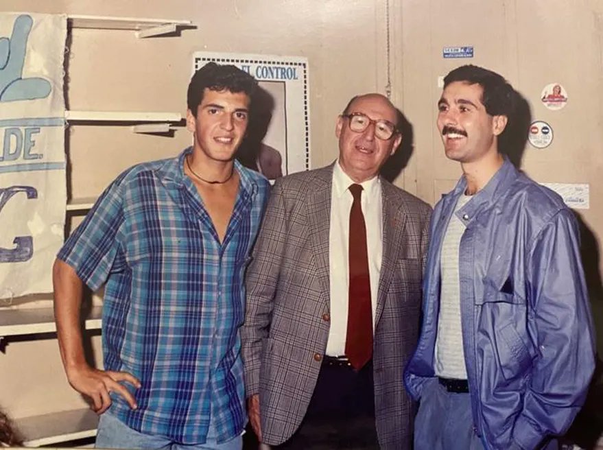 "Sergio era fanático de San Lorenzo y de la noche a la mañana es fanático de Tigre. Creo que este salto le da solidez a esa imagen de panqueque, uno puede cambiar sobre muchas cosas pero nunca de equipo de fútbol" (Alejandro Keck, padrino político de Sergio en la UCeDe).