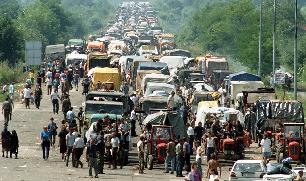 Више од 250.000 људи изгубило је живот или напустило своје домове у акцији "Олуја" само зато што су припадали српском народу. Непрегледна избјегличка колона, спаљене српске куће свима морају бити урезани у памћење. Наша је дужност да не заборавимо, наша обавеза да се не понови!