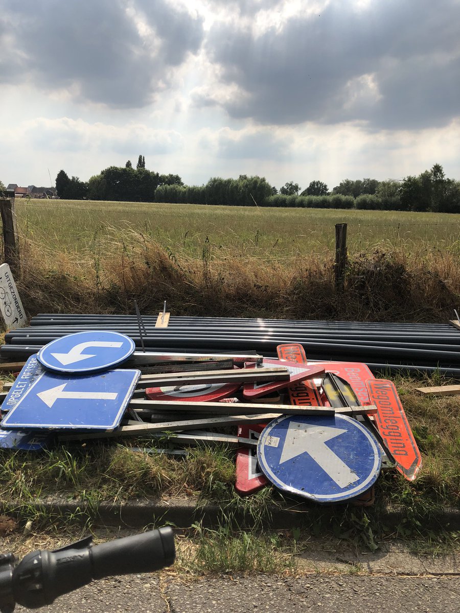 glasbollol's tweet image. De natte droom van zatte tieners be like