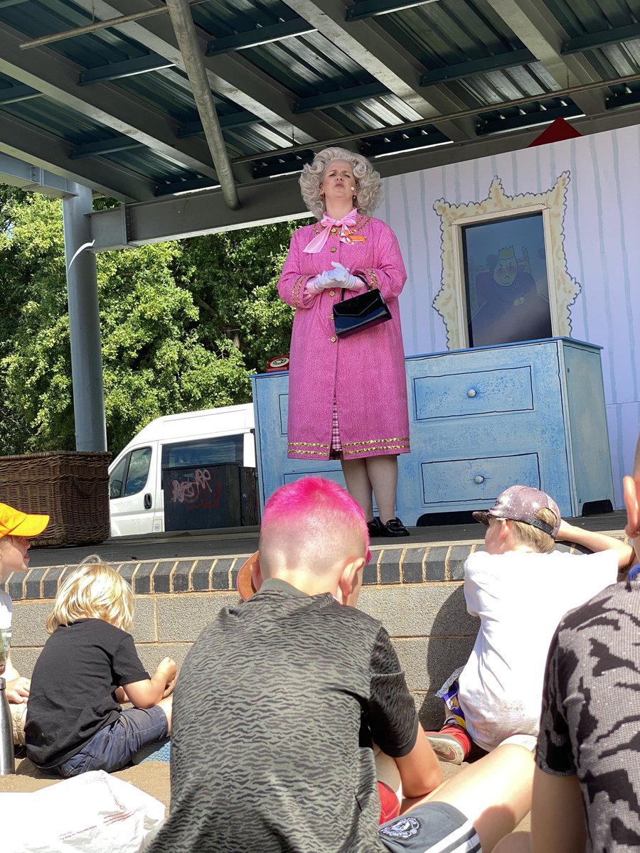 EllyKellyFryer tweet media