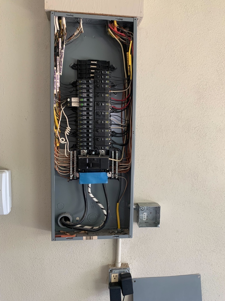 lectrium's tweet photo. Another successful EV charger installation completed in sunny #Sarasota βοΈποΈ
Need a faster way to charge your #electricvehicle at home? Get a quote today: https://t.co/3D726Zh8My
#Lectrium #EVcharging #UnitedChargers #Grizzl-e https://t.co/SkNOzUACBO