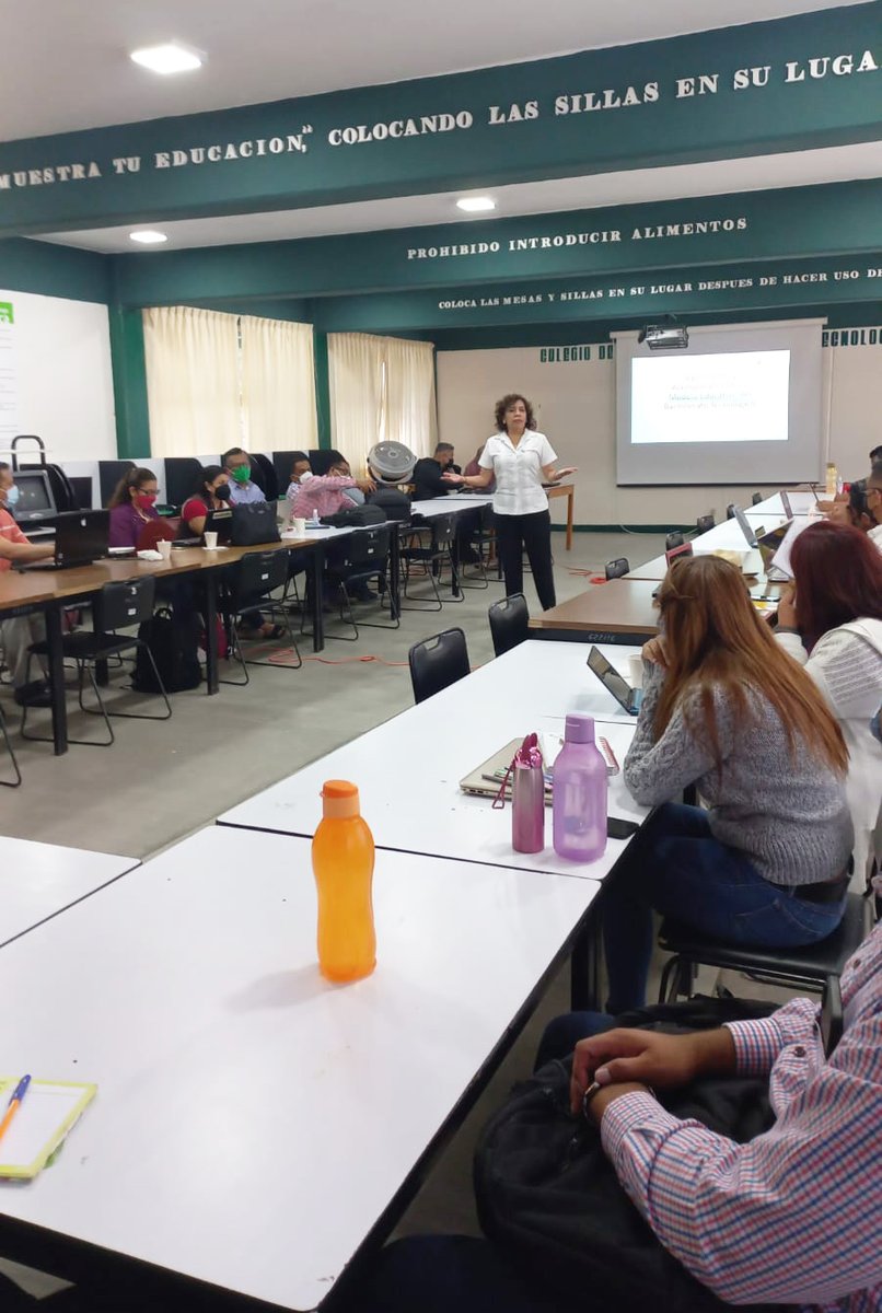 CECyTEOaxaca's tweet photo. Atendiendo el compromiso de nuestro DG @TavoMarin_ de ofrecer mejores servicios a las y los estudiantes, las y los coordinadores y subdirectores de planteles de bachillerato tecnológico se capacitan para fortalecer el trabajo académico y la labor en equipo con el personal docente https://t.co/h5BxRNWIdp