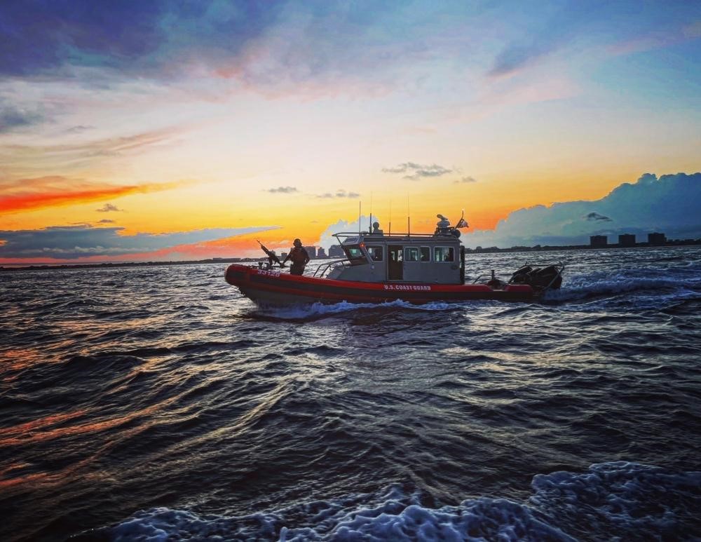 Happy #NationalUSCoastGuardDay! The <a href="/RCAF_ARC/">Royal Canadian Air Force</a> and <a href="/CoastGuardCAN/">Canadian Coast Guard</a> members of #JRCCTrenton are proud to be close #SARpartners of the <a href="/USCG/">U.S. Coast Guard</a>. Happy 232nd Birthday <a href="/USCG/">U.S. Coast Guard</a>! <a href="/USCGGreatLakes/">USCG Great Lakes</a>