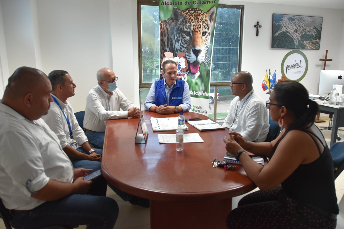 A esta hora avanza la jornada de trabajo territorial del director de la <a href="/UnidadVictimas/">Unidad para las Víctimas</a>, <a href="/RamonRguezA/">Ramón Rodríguez</a>, en #Calamar (#Guaviare) con el fin de fortalecer la articulación interinstitucional para el beneficio de las víctimas del conflicto. #UnidosPorLasVíctimas🫂