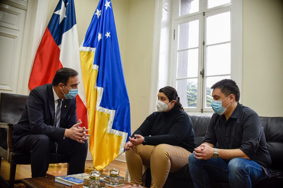 En su gira la autoridad se reunió con el Gobernador Regional <a href="/JorgeFlies/">Jorge Flies</a> con el objetivo de trabajar de manera coordinada los programas y proyectos que van en beneficio de #Magallanes.